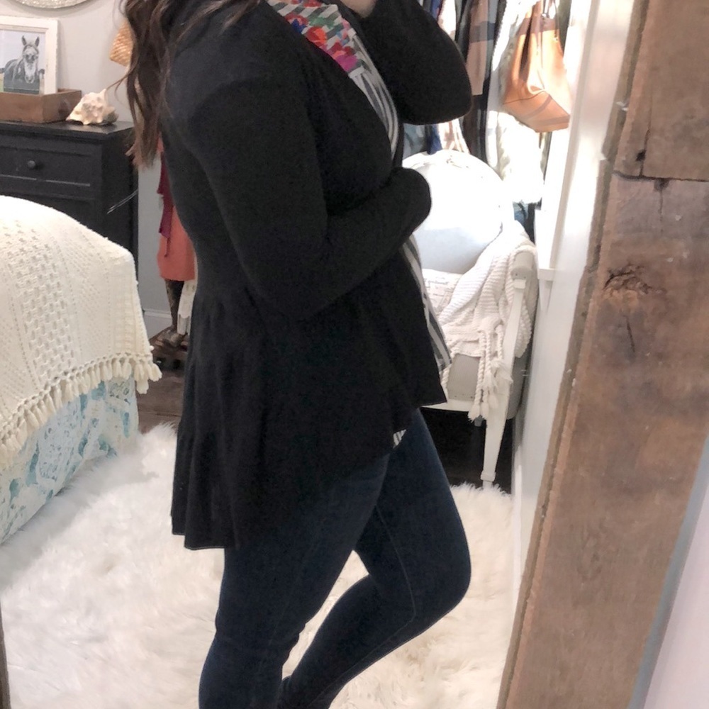 HANNAH small black open cardigan, ruffle back